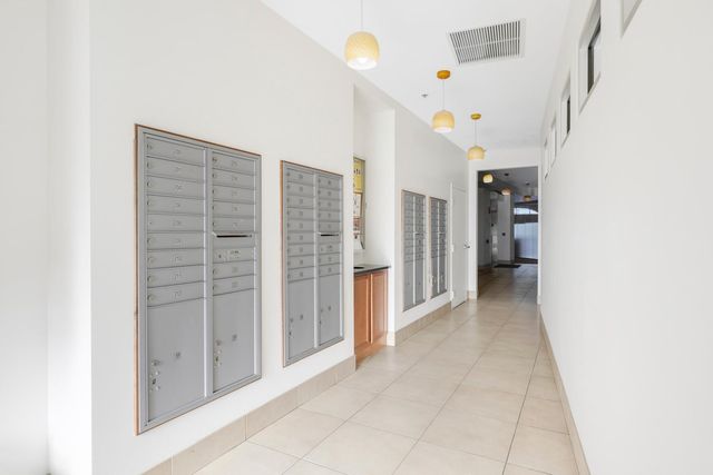 15 E Franklin Avenue 208, Minneapolis, MN 55404