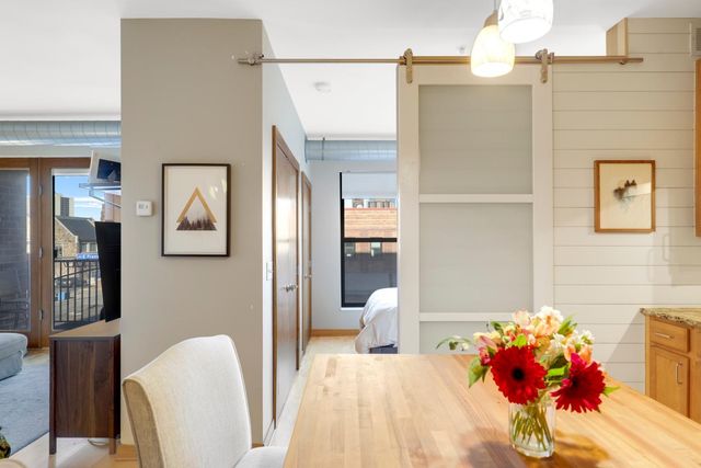 15 E Franklin Avenue 208, Minneapolis, MN 55404