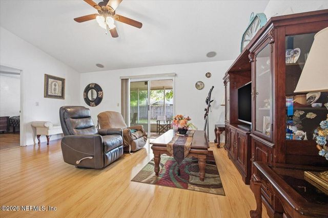 8139 FIELDSIDE Drive W, Jacksonville, FL 32244