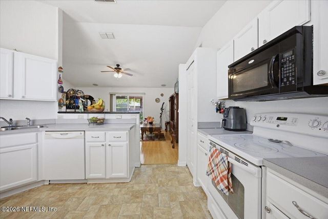 8139 FIELDSIDE Drive W, Jacksonville, FL 32244