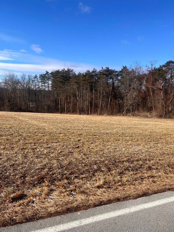 86 Wentworth Rd # 5-2, Walpole, NH 03608