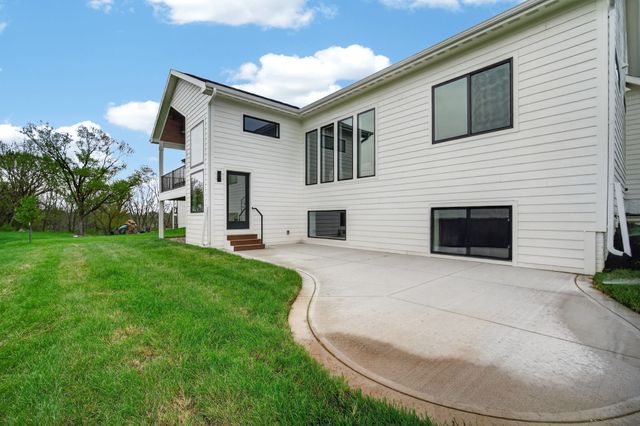 215 NW Woodmoor Drive, Waukee, IA 50263