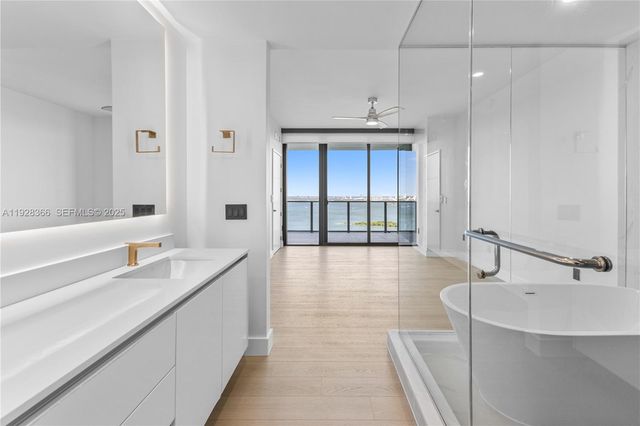 700 NE 24 St 2905, Miami, FL 33137