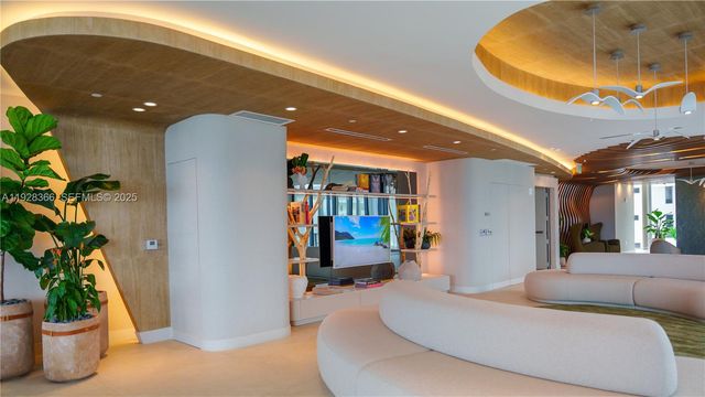 700 NE 24 St 2905, Miami, FL 33137