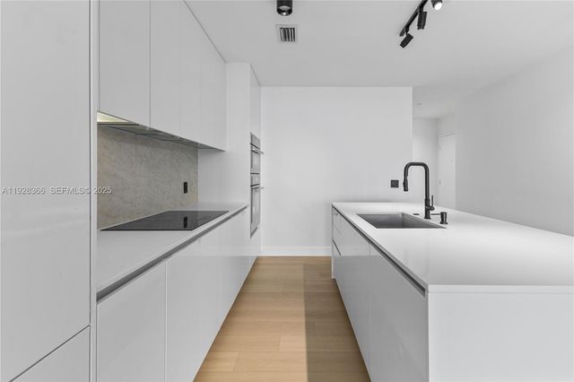 700 NE 24 St 2905, Miami, FL 33137