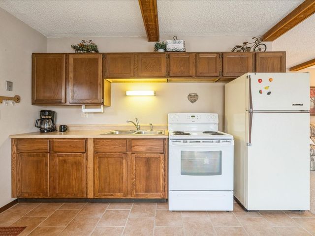 952 Ivanhoe Circle, Mt Vernon, IA 52314