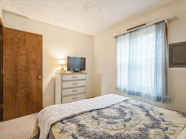 952 Ivanhoe Circle, Mt Vernon, IA 52314