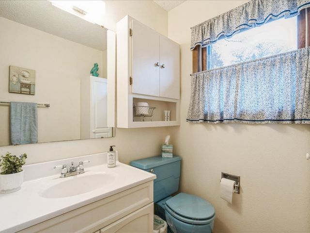 952 Ivanhoe Circle, Mt Vernon, IA 52314