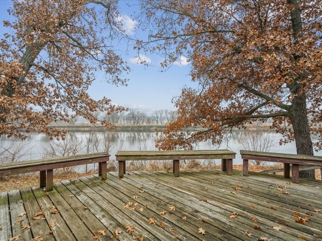 952 Ivanhoe Circle, Mt Vernon, IA 52314