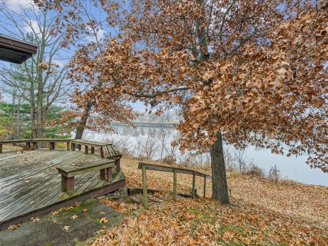 952 Ivanhoe Circle, Mt Vernon, IA 52314