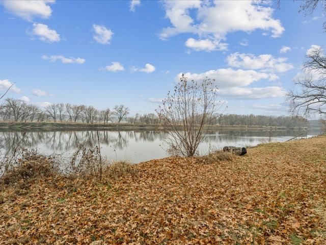 952 Ivanhoe Circle, Mt Vernon, IA 52314