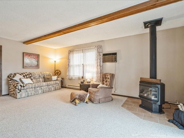 952 Ivanhoe Circle, Mt Vernon, IA 52314