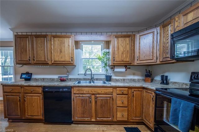 3805 Oak Forest Drive, High Point, NC 27265