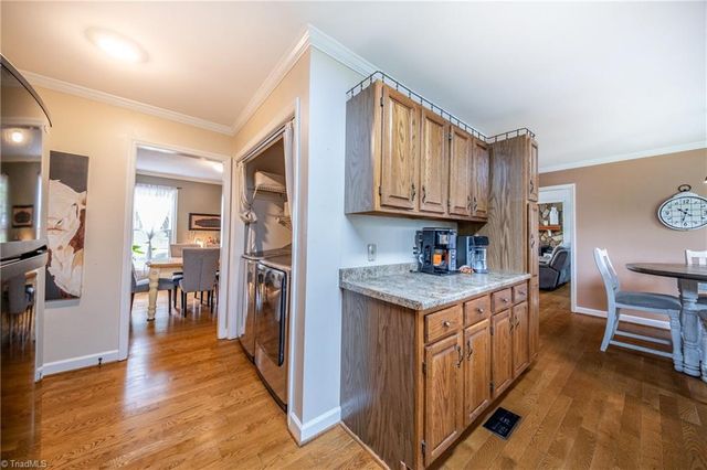 3805 Oak Forest Drive, High Point, NC 27265