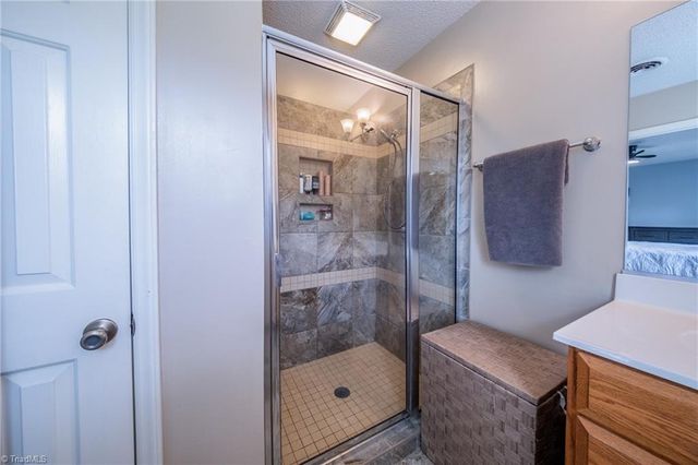 3805 Oak Forest Drive, High Point, NC 27265