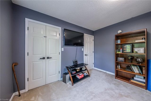 3805 Oak Forest Drive, High Point, NC 27265