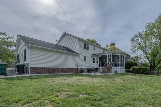3805 Oak Forest Drive, High Point, NC 27265