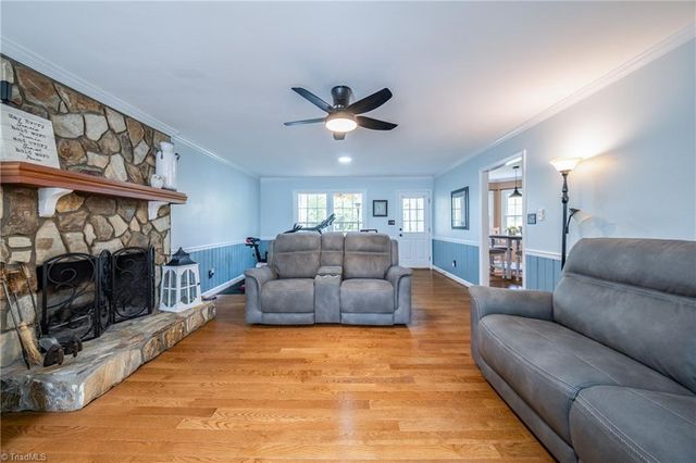 3805 Oak Forest Drive, High Point, NC 27265