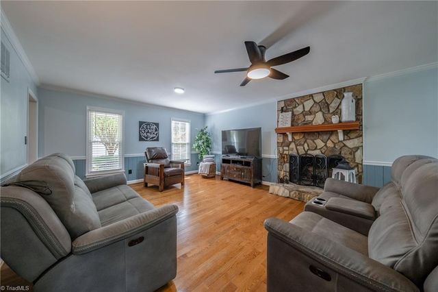 3805 Oak Forest Drive, High Point, NC 27265