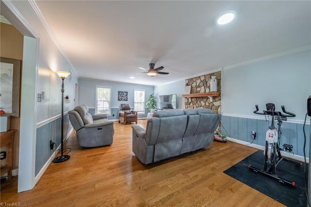 3805 Oak Forest Drive, High Point, NC 27265