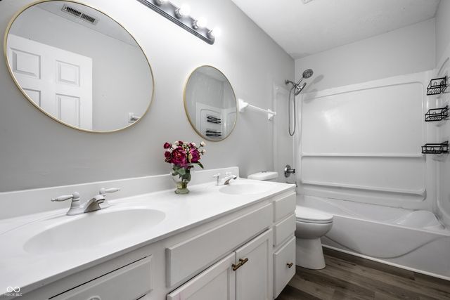 12559 Bentley Boulevard, Fishers, IN 46038