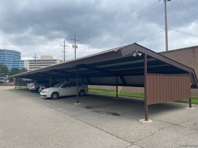 28129 Franklin Road 103, Southfield, MI 48034