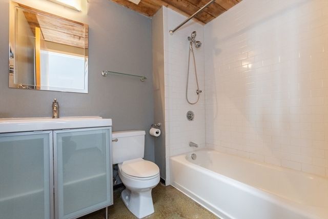 118 Holmes St 405, Quincy, MA 02171