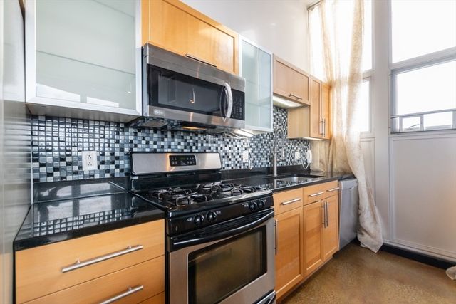 118 Holmes St 405, Quincy, MA 02171