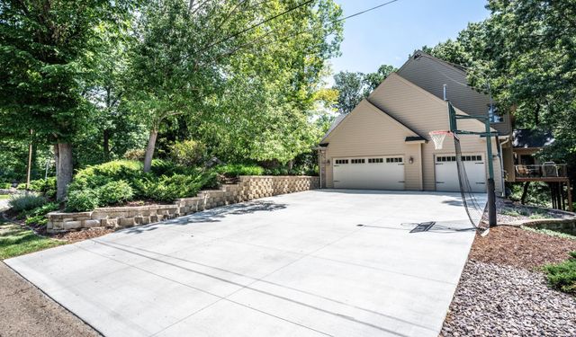 4015 Hosford Hills Road, Eagan, MN 55123