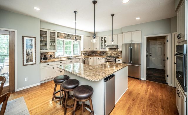 4015 Hosford Hills Road, Eagan, MN 55123