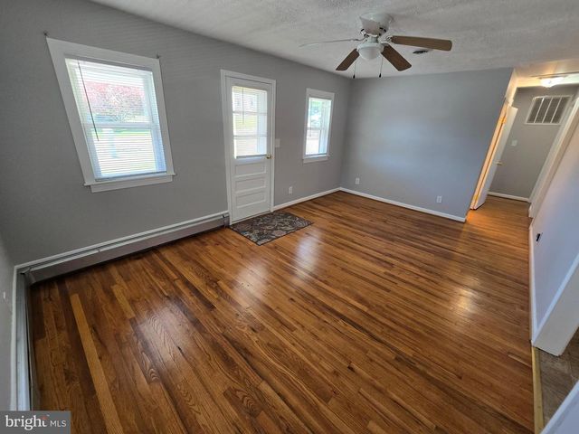 182 SHENANDOAH ST, Mount Jackson, VA 22842