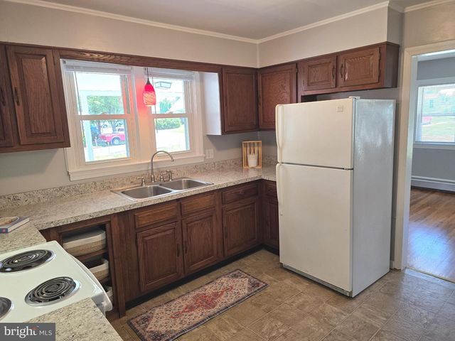 182 SHENANDOAH ST, Mount Jackson, VA 22842