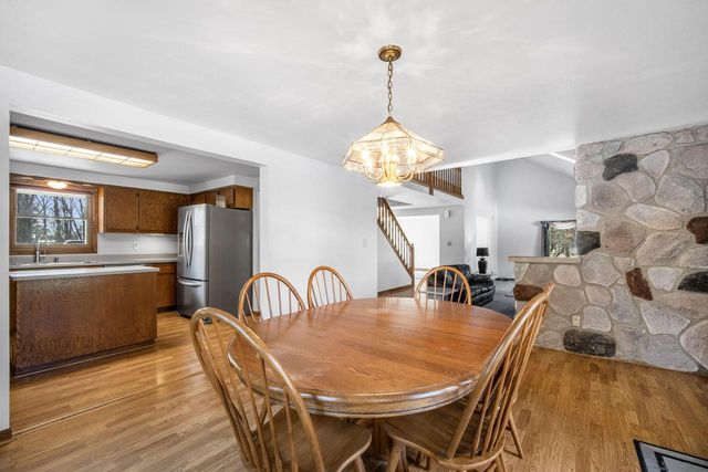 W342N6303 Kathy DRIVE, Oconomowoc, WI 53066