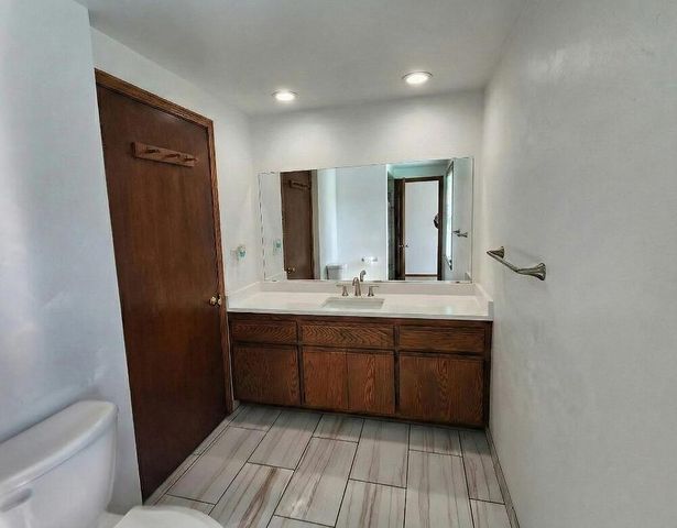 W342N6303 Kathy DRIVE, Oconomowoc, WI 53066