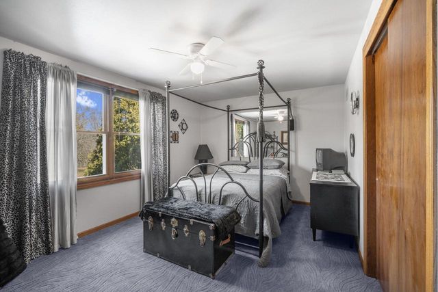 W342N6303 Kathy DRIVE, Oconomowoc, WI 53066