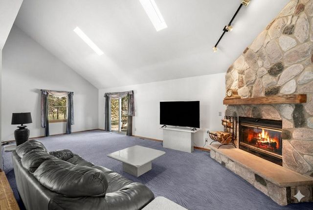 W342N6303 Kathy DRIVE, Oconomowoc, WI 53066