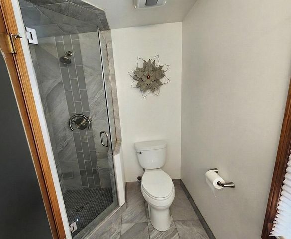 W342N6303 Kathy DRIVE, Oconomowoc, WI 53066