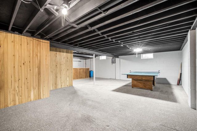 W342N6303 Kathy DRIVE, Oconomowoc, WI 53066