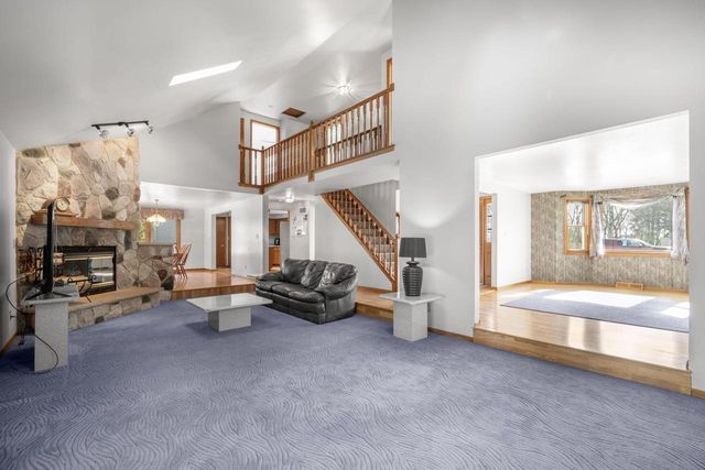 W342N6303 Kathy DRIVE, Oconomowoc, WI 53066