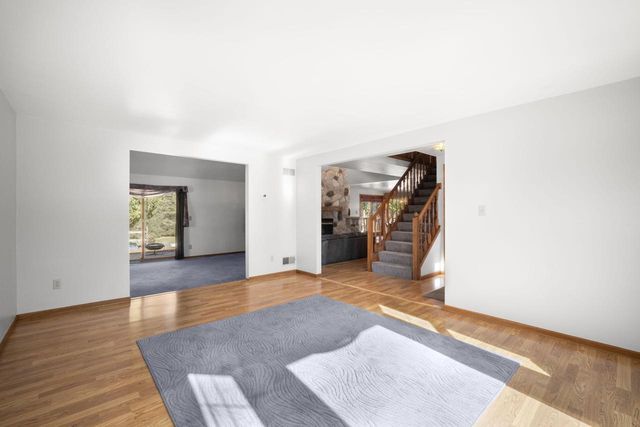 W342N6303 Kathy DRIVE, Oconomowoc, WI 53066