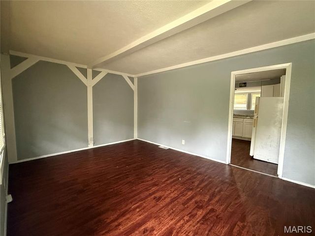 452 Bluff Drive, St Louis, MO 63137