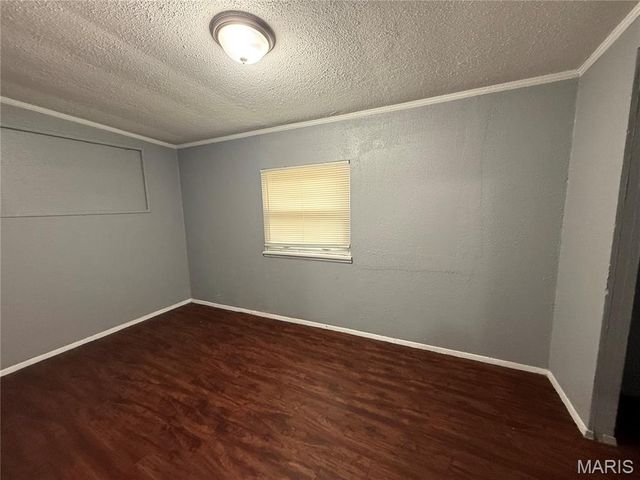 452 Bluff Drive, St Louis, MO 63137
