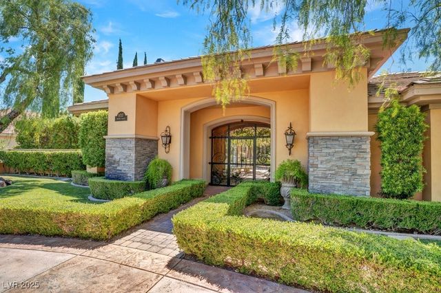 9717 Winter Palace Drive, Las Vegas, NV 89145