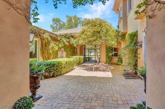 9717 Winter Palace Drive, Las Vegas, NV 89145