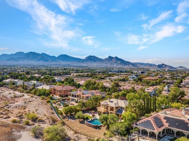 9717 Winter Palace Drive, Las Vegas, NV 89145