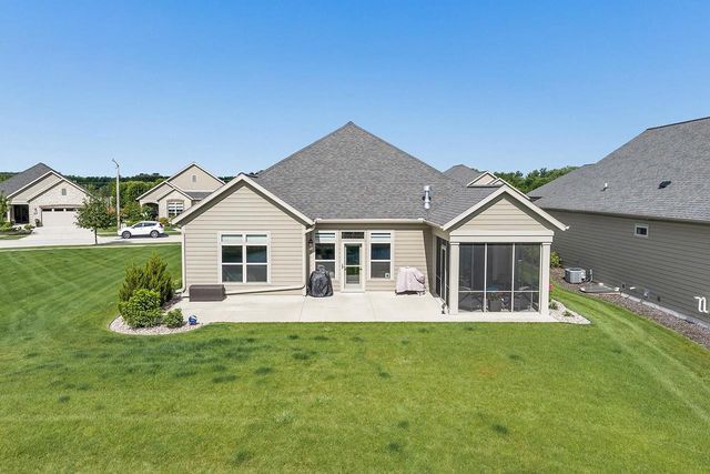 156 RACCOON BERRY WAY, Green Bay, WI 54311