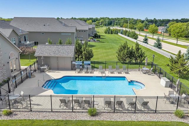 156 RACCOON BERRY WAY, Green Bay, WI 54311