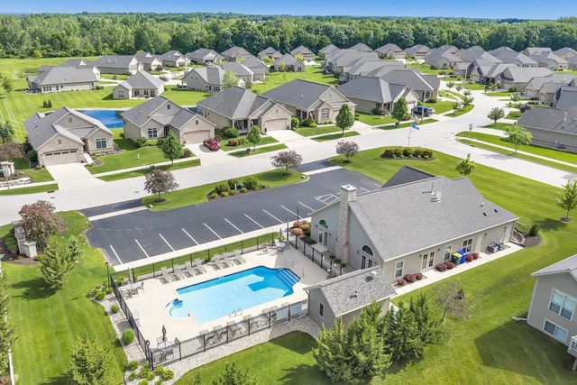 156 RACCOON BERRY WAY, Green Bay, WI 54311