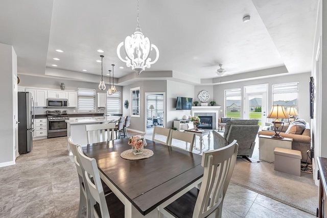 156 RACCOON BERRY WAY, Green Bay, WI 54311