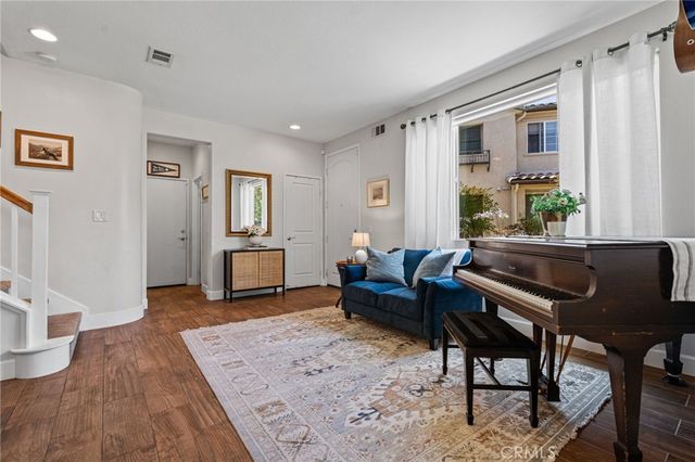28356 Santa Rosa, Saugus, CA 91350